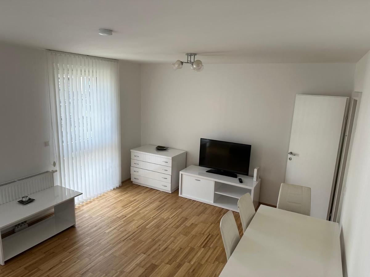Hauptbahnhof Ferienwohnung Am Park Vienna Esterno foto
