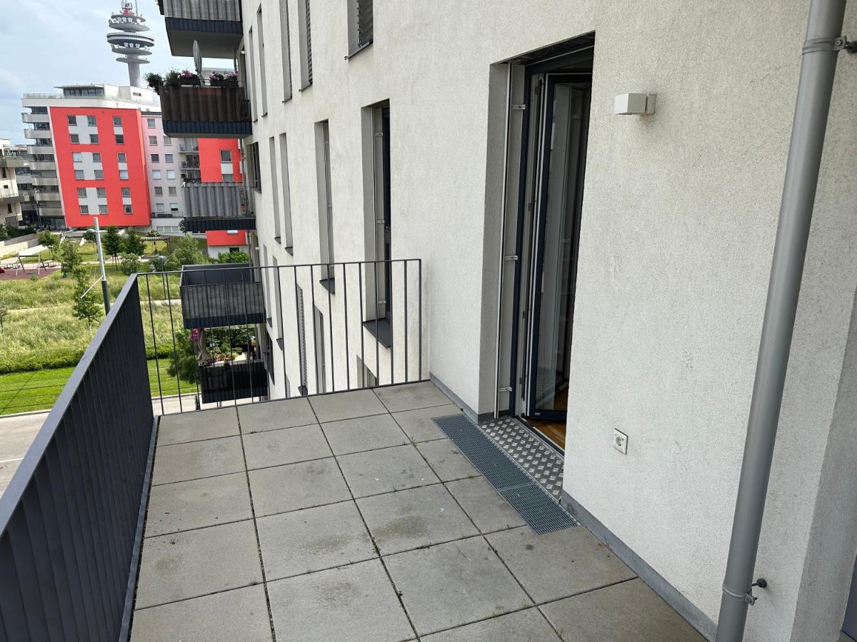 Hauptbahnhof Ferienwohnung Am Park Vienna Esterno foto