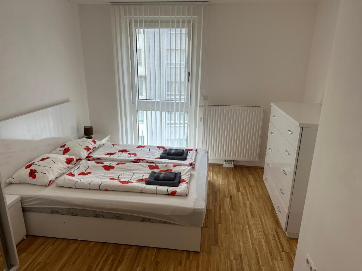 Hauptbahnhof Ferienwohnung Am Park Vienna Esterno foto