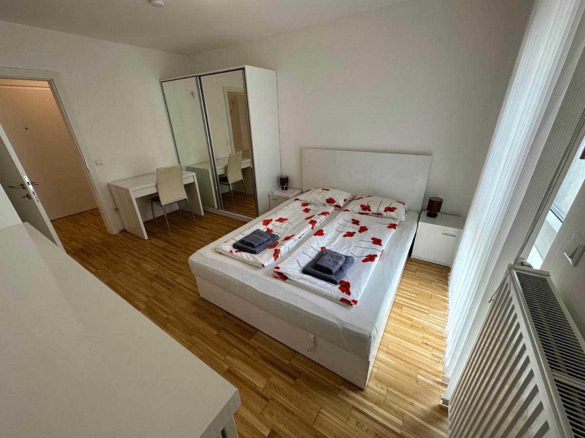 Hauptbahnhof Ferienwohnung Am Park Vienna Esterno foto
