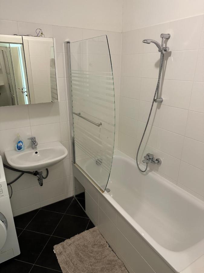 Hauptbahnhof Ferienwohnung Am Park Vienna Esterno foto